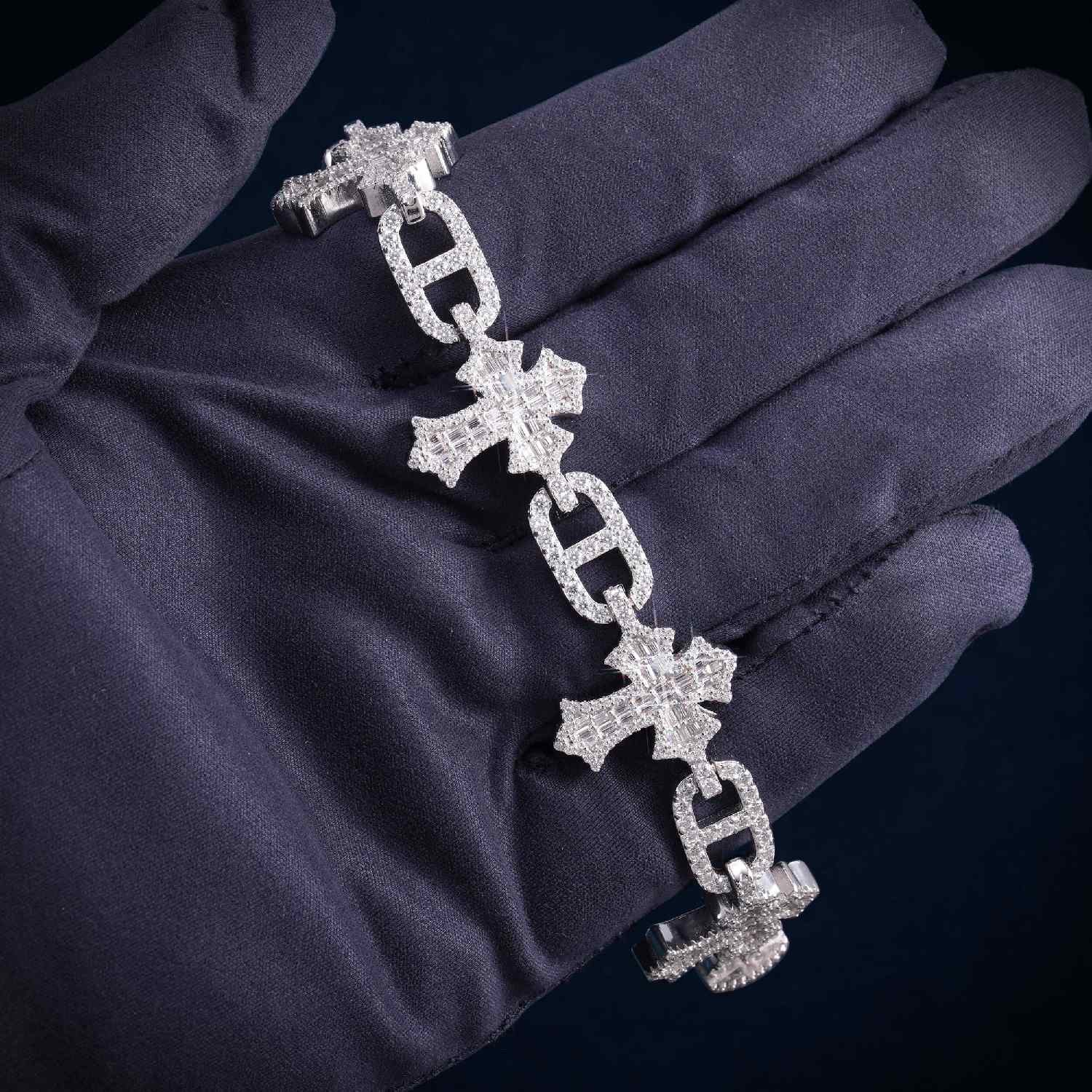 10MM Moissanite Cross Mariner Gucci Link Bracelet 14K Gold