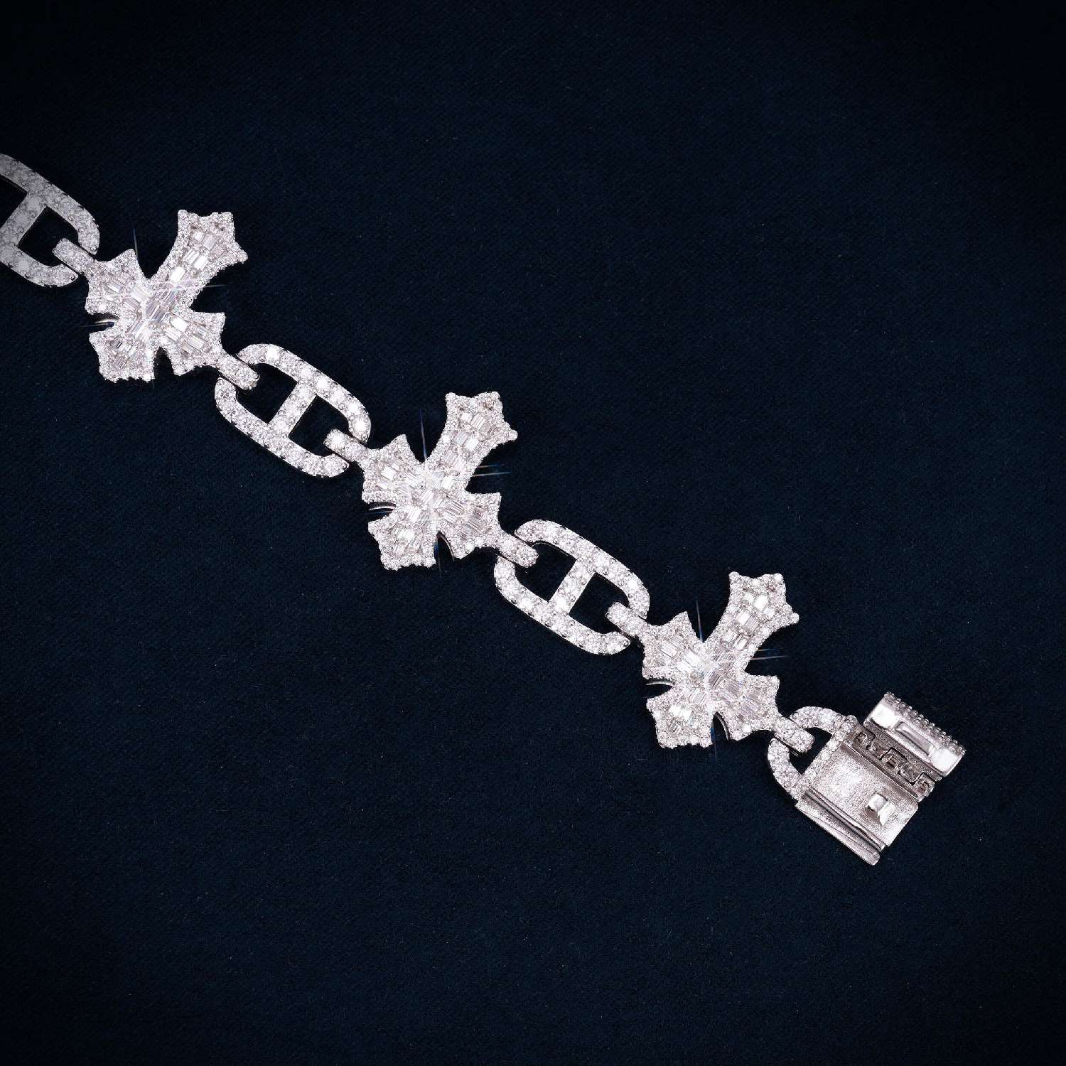 10MM Moissanite Cross Mariner Gucci Link Bracelet 14K Gold