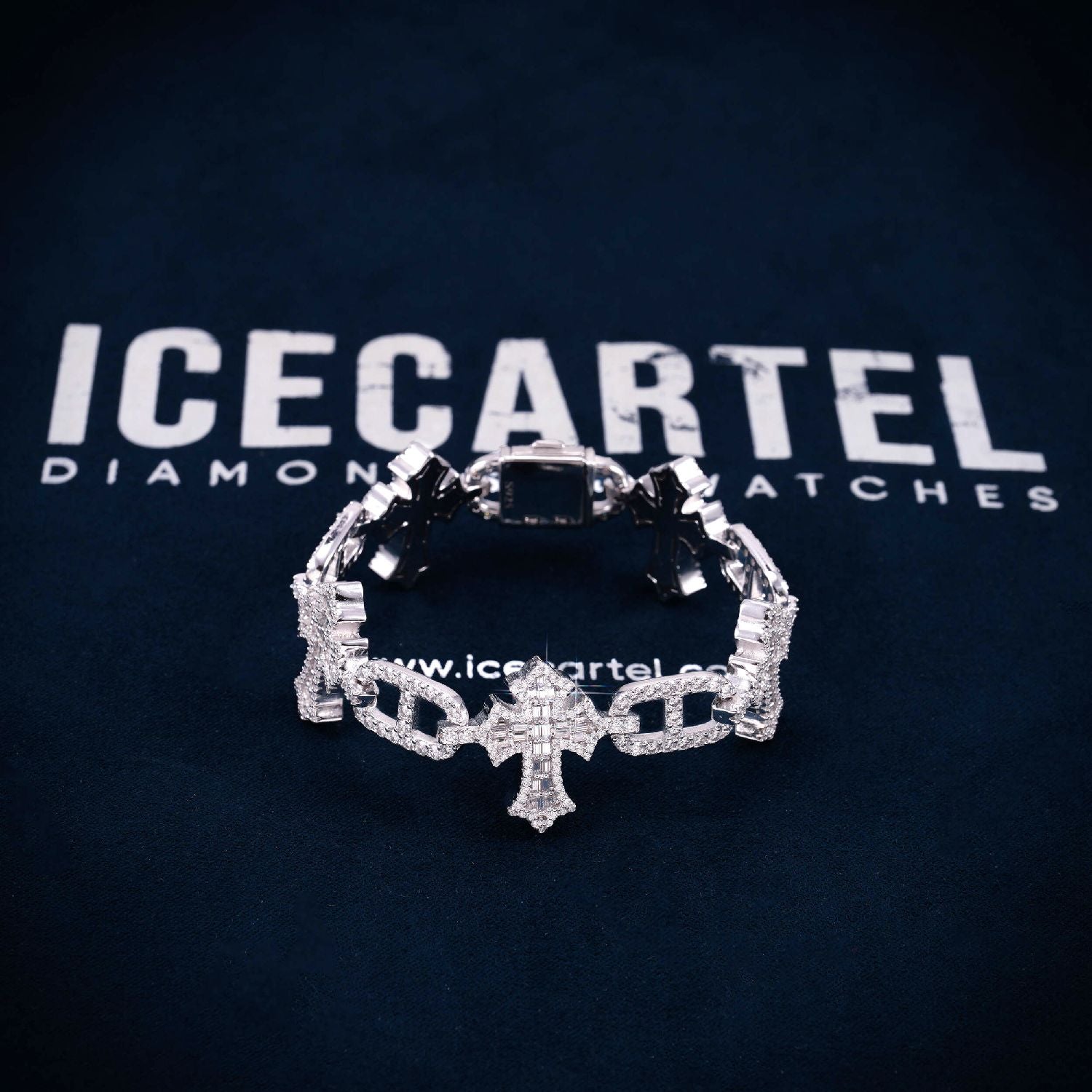 10MM Moissanite Cross Mariner Gucci Link Bracelet 14K Gold