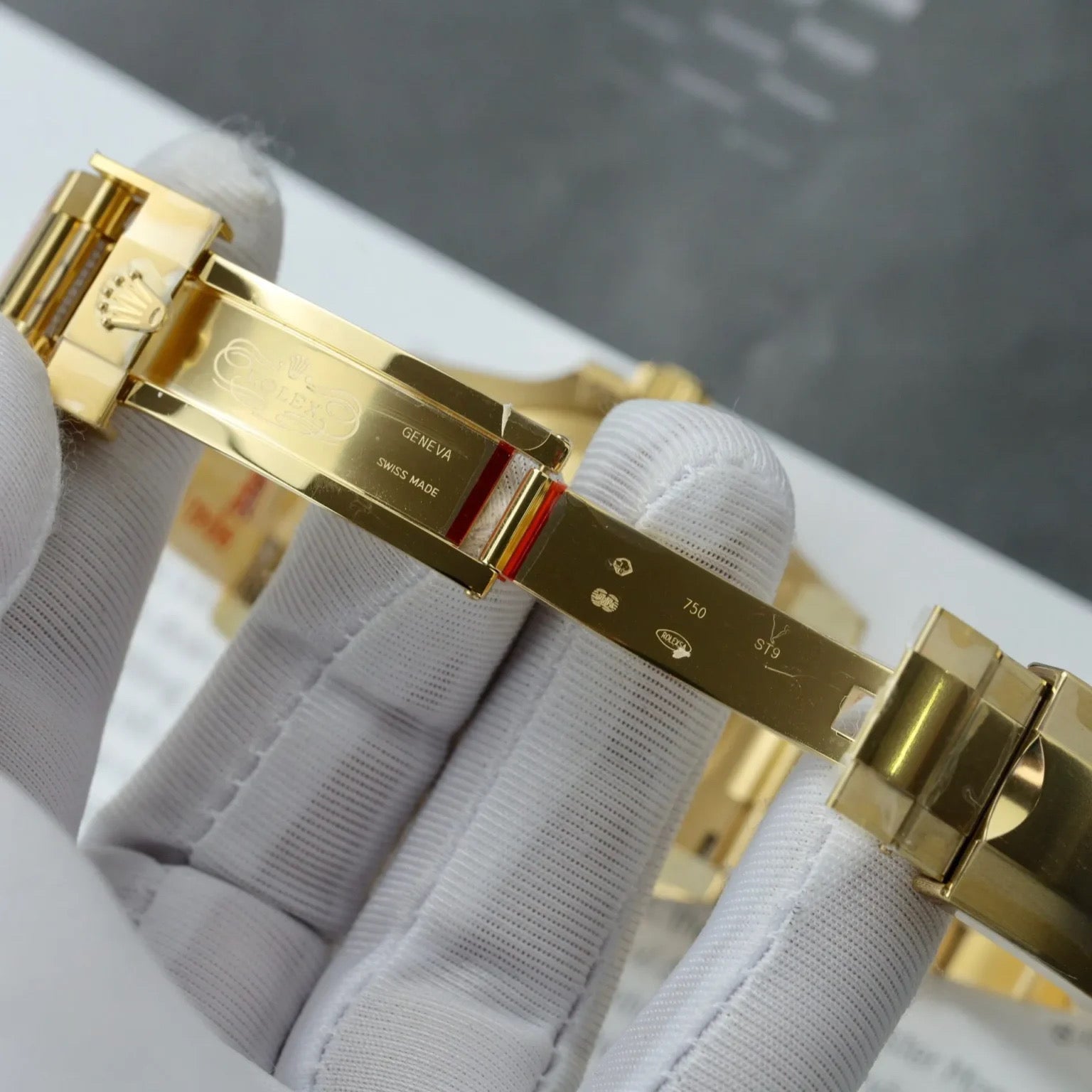 Superclone Rolex Submariner (Gold Tone)